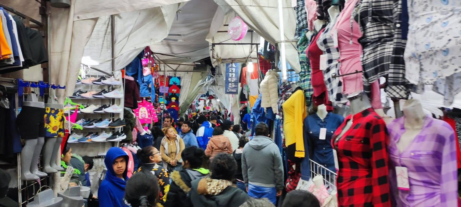 Principales plazas para comprar ropa de mayoreo en México